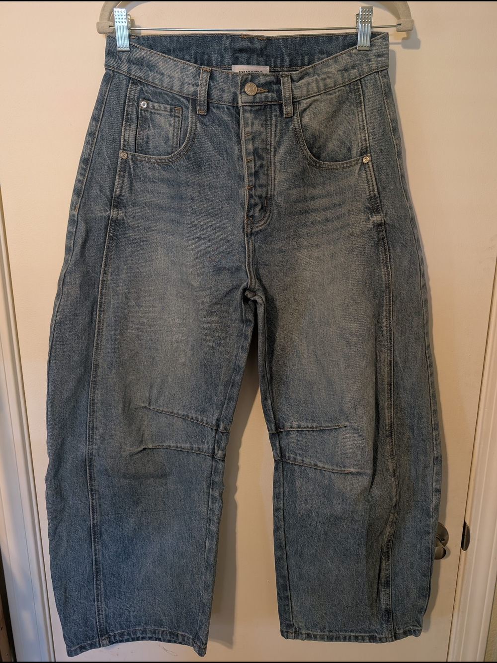 eesome Light Blue Barrel Jeans